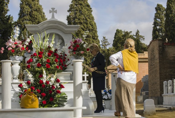 Itinerarios y control de aforos: Sanidad establece un protocolo de cementerios para Todos los Santos