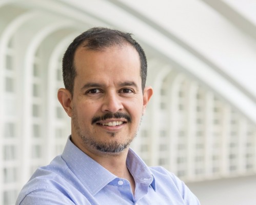 El profesor de Berklee Valencia Pablo Munguía logra su séptimo premio Emmy