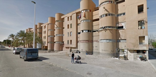 El derribo de dos inmuebles ruinosos de Los Palmerales de Elche ya está listo: se espera actuar este año