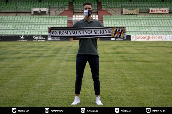 El Levante cede al meta Picón al Mérida