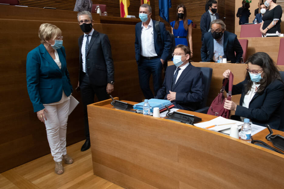 Buena parte de los consellers junto a Puig y Oltra en el Debate de Política General de este lunes. Foto: KIKE TABERNER - 