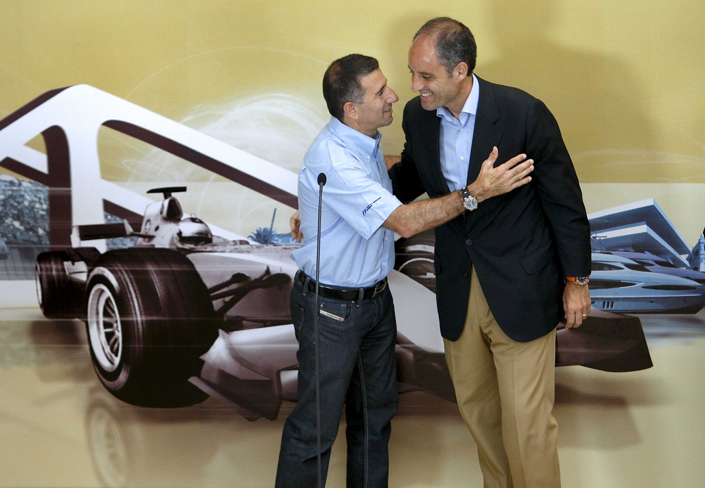 Jorge Martínez 'Aspar' y Francisco Camps, en 2008. Foto: EFE/BIEL ALIÑO - 