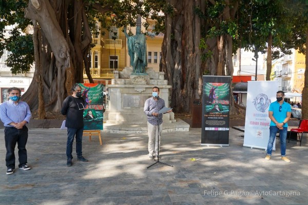 Isidoro Máiquez vuelve a la escena con 'Una estatua sin paloma': la obra que narra su vida de teatro