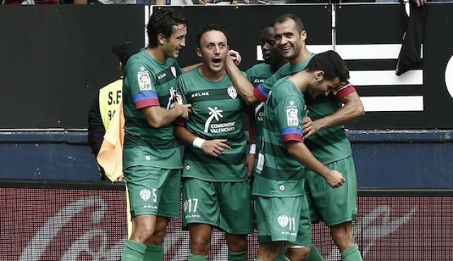 Xumetra marca el camino de la última victoria del Levante en El Sadar