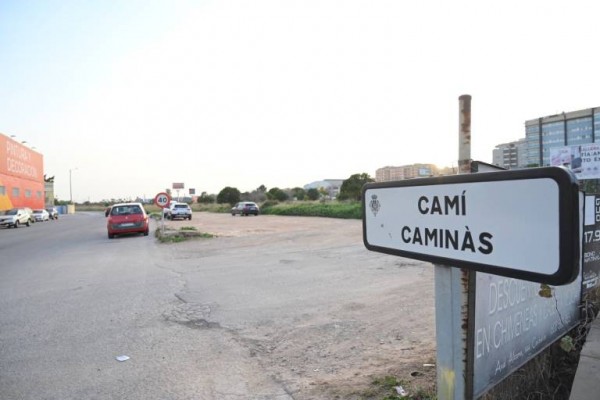 Castelló contrata a 22 personas en desempleo agrario para mejoras en acequias y caminos rurales