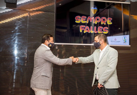 El Valencia apoyará las Fallas y comprará un ninot para cada equipo visitante