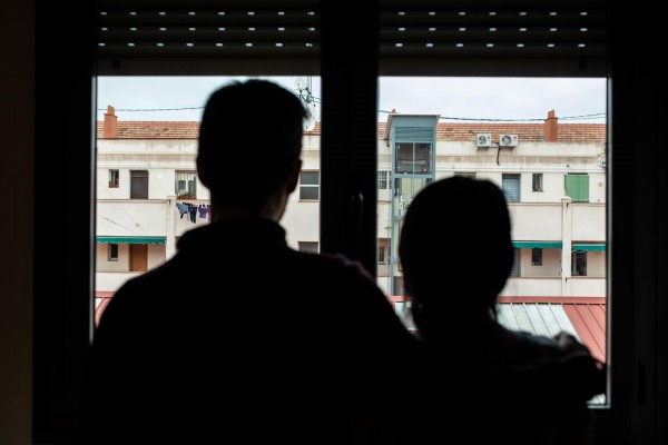 Un experto pediatra indica que es más probable el contagio en el ámbito familiar que en el colegio