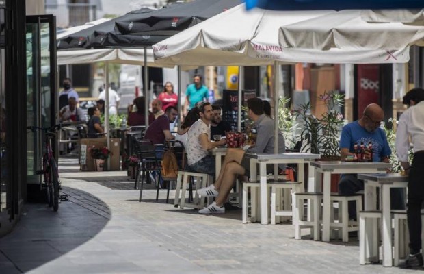 La facturación de los servicios cae un 10,7 % en julio en la Comunitat Valenciana