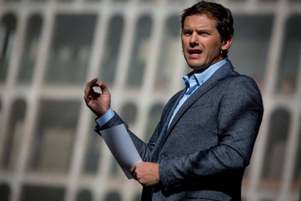 Albert Rivera elige el Principe Felipe para su mitin central de campaña 