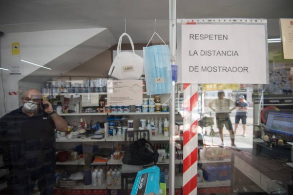 Los casos de coronavirus bajan a 144 en la provincia de Alicante, pero suma otros dos fallecidos