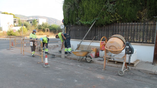 	Benicàssim rebaja las aceras para mejorar la accesibilidad en la Gran Avenida