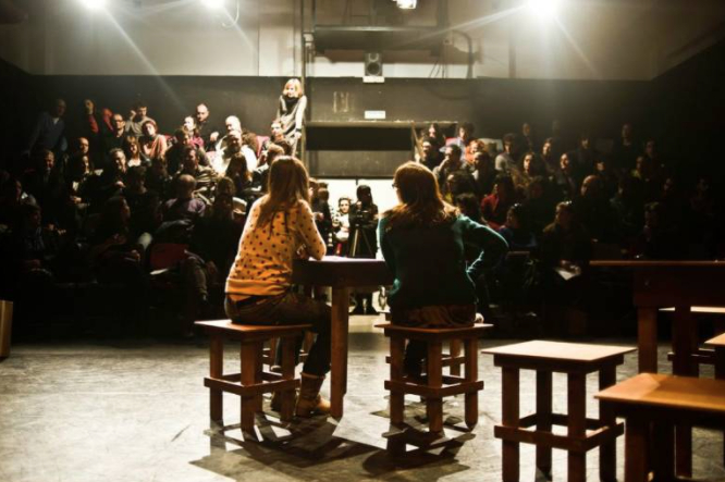 'Salmon Fiction' reflexiona sobre las relaciones familiares en la Sala Ultramar