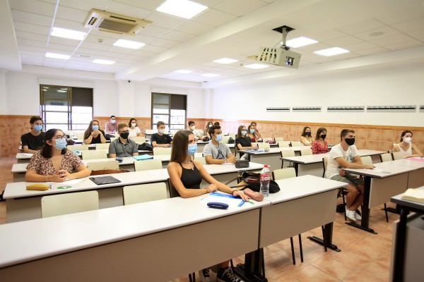Vuelta a las clases en la UCAM con Biotecnología y Odontología en inglés como novedades