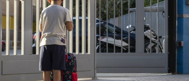 La pandemia golpea en las clases: aíslan a un centenar de alumnos de once colegios en sólo un día en la Región