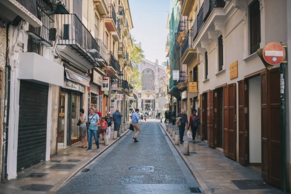 De turistas a 'digital nomads': así es el nuevo perfil en los alojamientos de corta estancia  