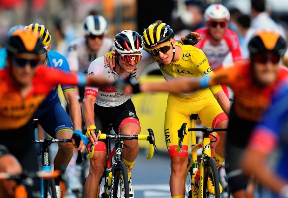 Pogacar, la fuerza tranquila, mete a Eslovenia en el libro de oro del Tour
