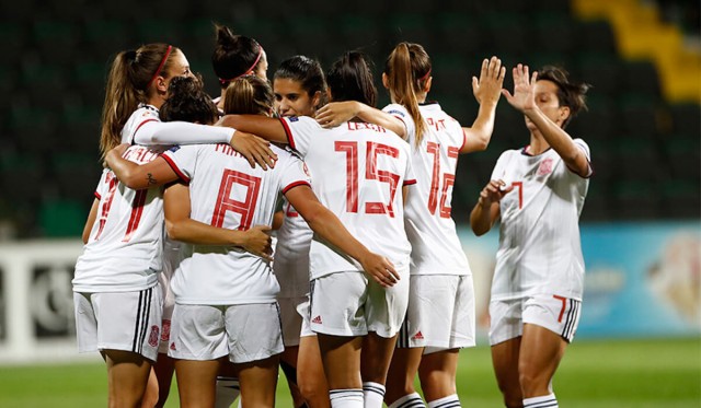 La levantinista Alba Redondo marca en la goleada de España a Moldavia en el homenaje a Virginia