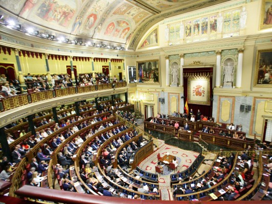 Congreso y Senado ultiman un código ético que prohibirá los regalos de más de 150 euros a parlamentarios