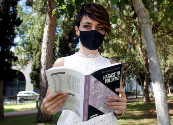 La ilicitana Patricia Aguilar narra en un libro cómo una secta le arrancó de su familia con 16 años