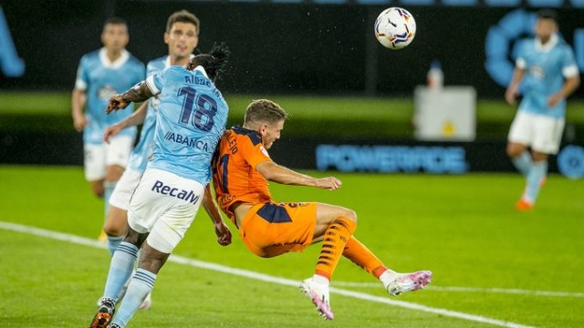 El Valencia CF explota tras el arbitraje en Vigo: 