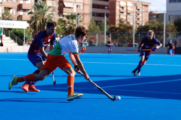 El Giner se estrena en División de Honor con derrota ante el Barcelona
