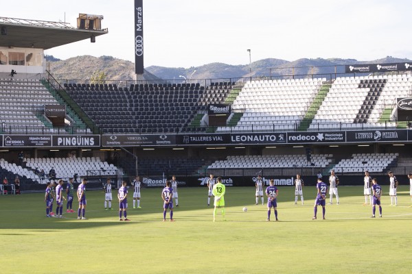 El fútbol profesional regresa a Castalia diez años después marcado por el coronavirus
