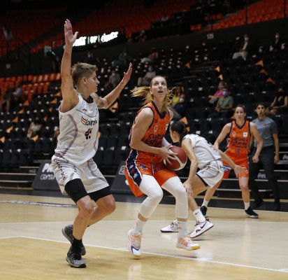 Valencia Basket arma un triunfo de peso con el martilleo final de Allen ante Gernika
