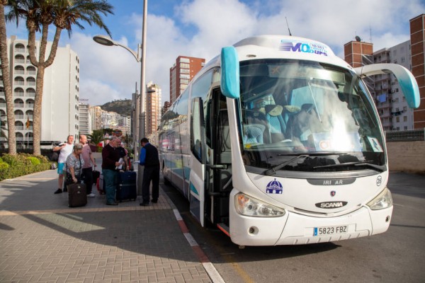 Una asociación de mayores de Fuenlabrada 'bloquea' sus vacaciones en Benidorm por precaución