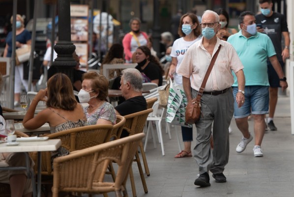La provincia de Alicante sigue por encima de los 200 casos y cuatro nuevos brotes 
