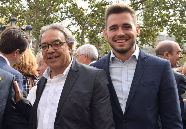 El portavoz socialista, Manolo Mata, y su homólogo de Compromís, Fran Ferri. VP - 