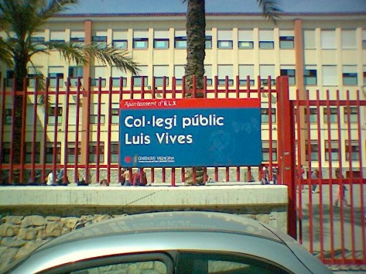 La presión de las madres del Luis Vives de Elche logra que se haga PCR a todo el grupo confinado