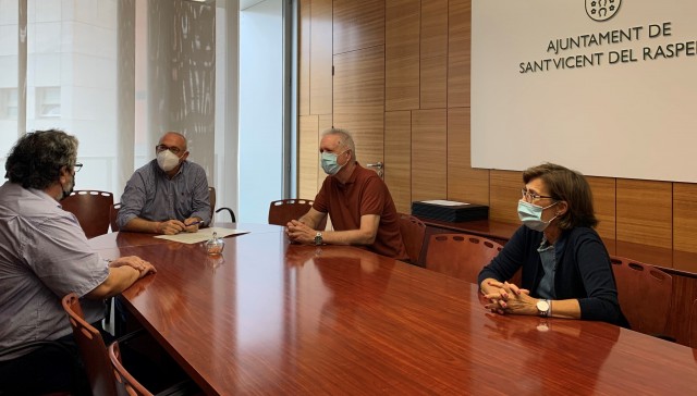 San Vicente y el CIPFP Canastell firman un convenio de formación en materia de alojamiento