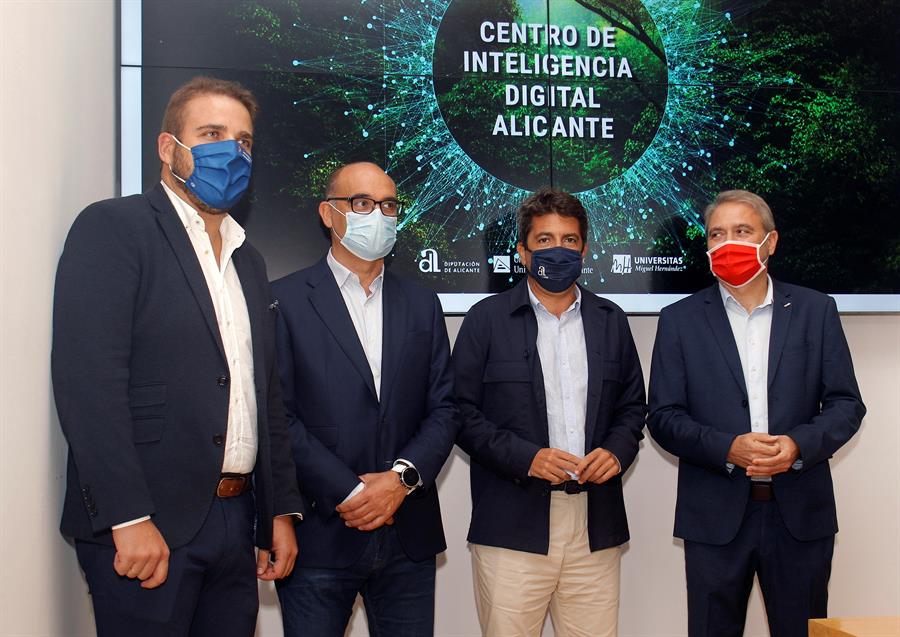 Mazón ya tiene estrategia digital (con la UA y la UMH): aplicar el talento de Alicante frente a Distrito y Ellis