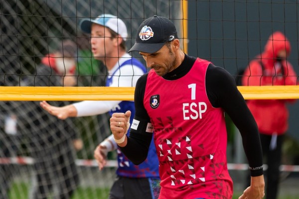 Herrera y Gavira acceden a octavos de final del Europeo de vóley playa