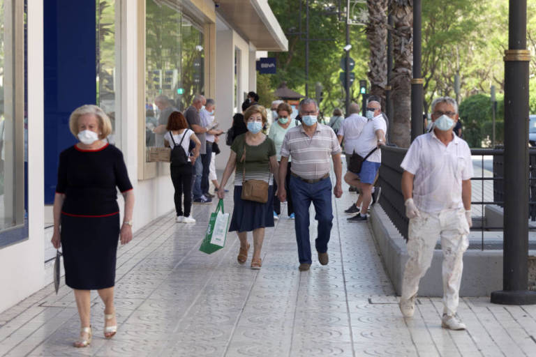 La Comunitat registra 540 nuevos casos de coronavirus, dos fallecidos y 30 brotes más