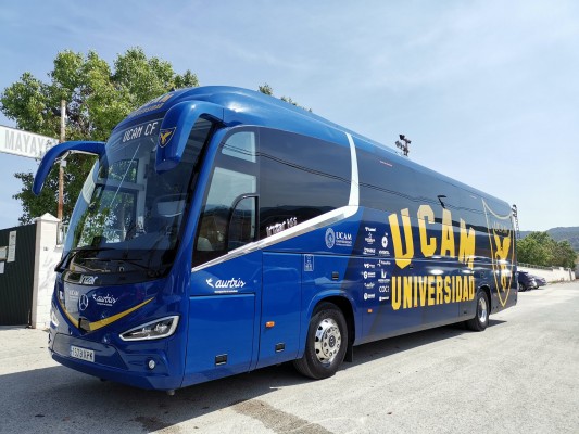 El UCAM y otros 10 clubes de Segunda B piden a la RFEF un 