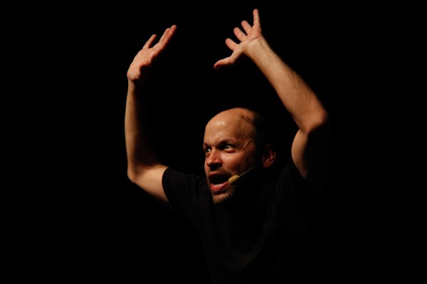 Miguel Noguera regresa a València con su espectáculo 'Ultrashow' renovado e improvisado