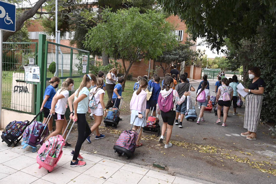 Una buena higiene postural evitaría el dolor de espalda en más del 50% de menores