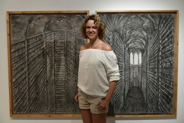 Una reflexión artística sobre los espacios construidos por los libros: Pau Pellín expone 'Bibliotecas' en la sala ES/UM  