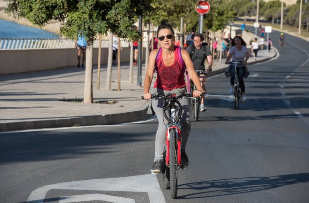EU El Campello insiste en crear una vía ciclista litoral que conecte Muchavista con Sant Joan