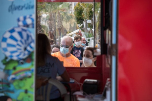 Alicante registra 264 nuevos contagios, tres muertes y otros siete brotes