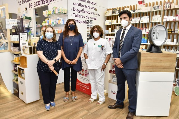 Las farmacias murcianas, escudos contra la covid: asesoran cada día a más de 20.000 personas