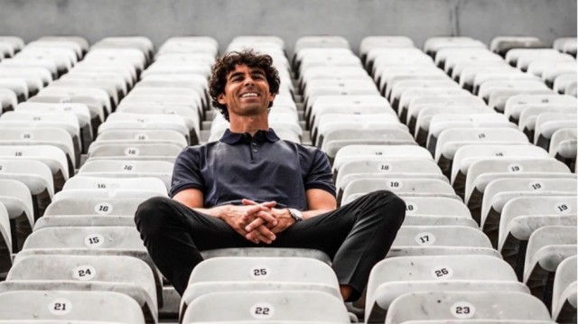 Tiago Mendes no entrenó al Valencia porque no tenía la titulación requerida