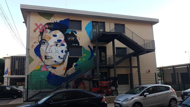 València rinde homenaje a Rosalind Franklin con un gran mural
