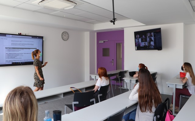 El CEU inicia el curso en Elche con un 20% más de nuevos alumnos 

