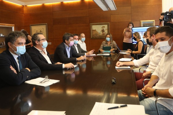 Benidorm trasladará a los gobiernos británico y español su proyecto de corredor seguro 'Benidorm Island'
