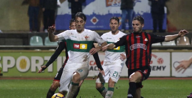 El Elche completa cinco autocares y cubre aforo visitante para Cádiz
