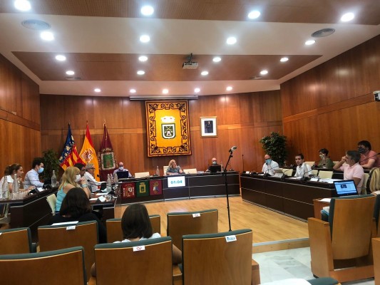 El Consell 'tumba' el parque empresarial de Calp y una permuta en primera línea del mar