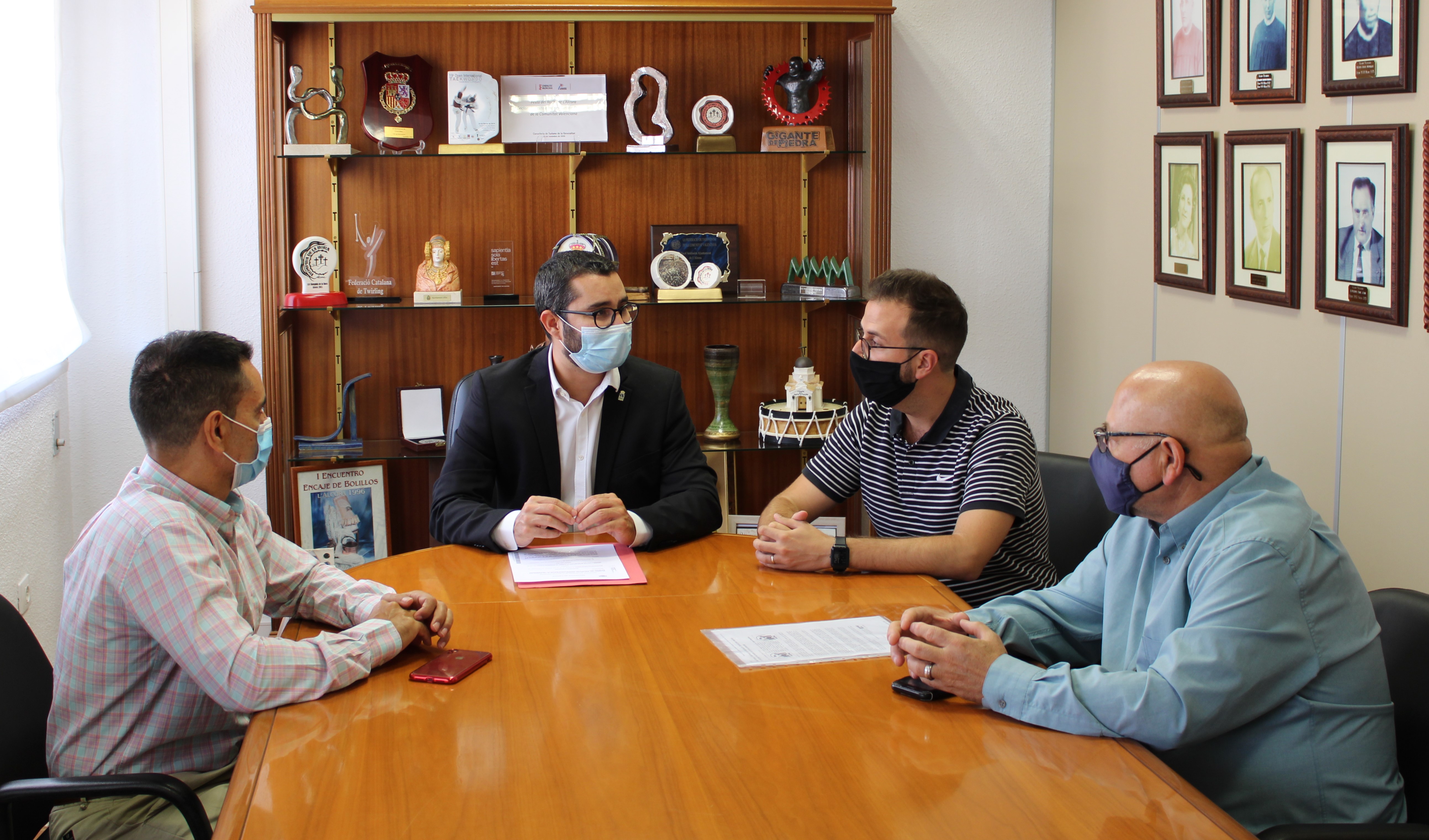 Falomir se reúne con Caixa Rural para abordar proyectos de presente y futuro para l'Alcora