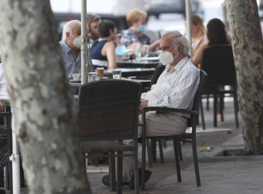 Sanidad registra 9.437 nuevos casos de covid-19 en España, 3.022 en las últimas 24 horas